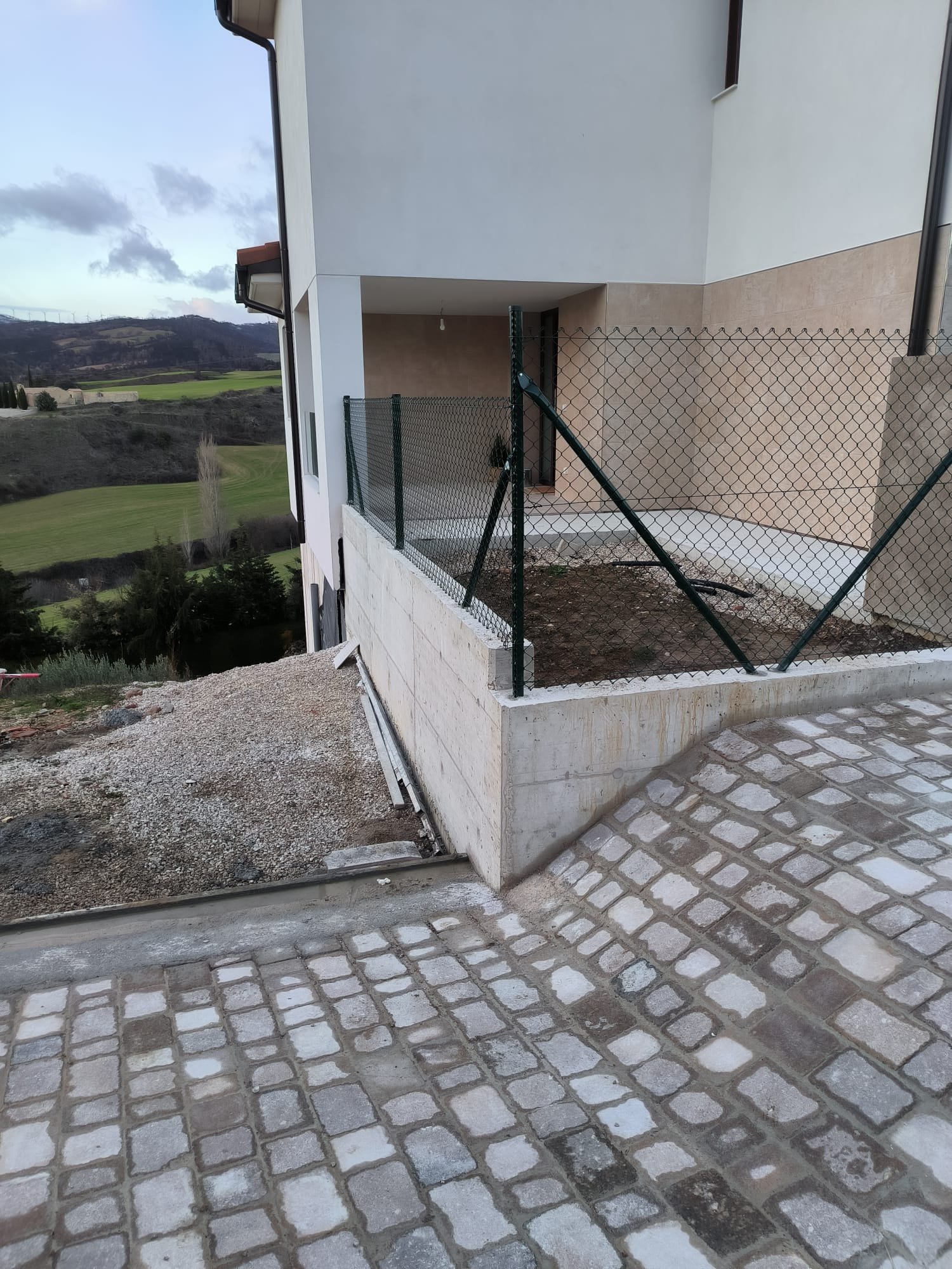 Cercado metálico — Proyecto 8