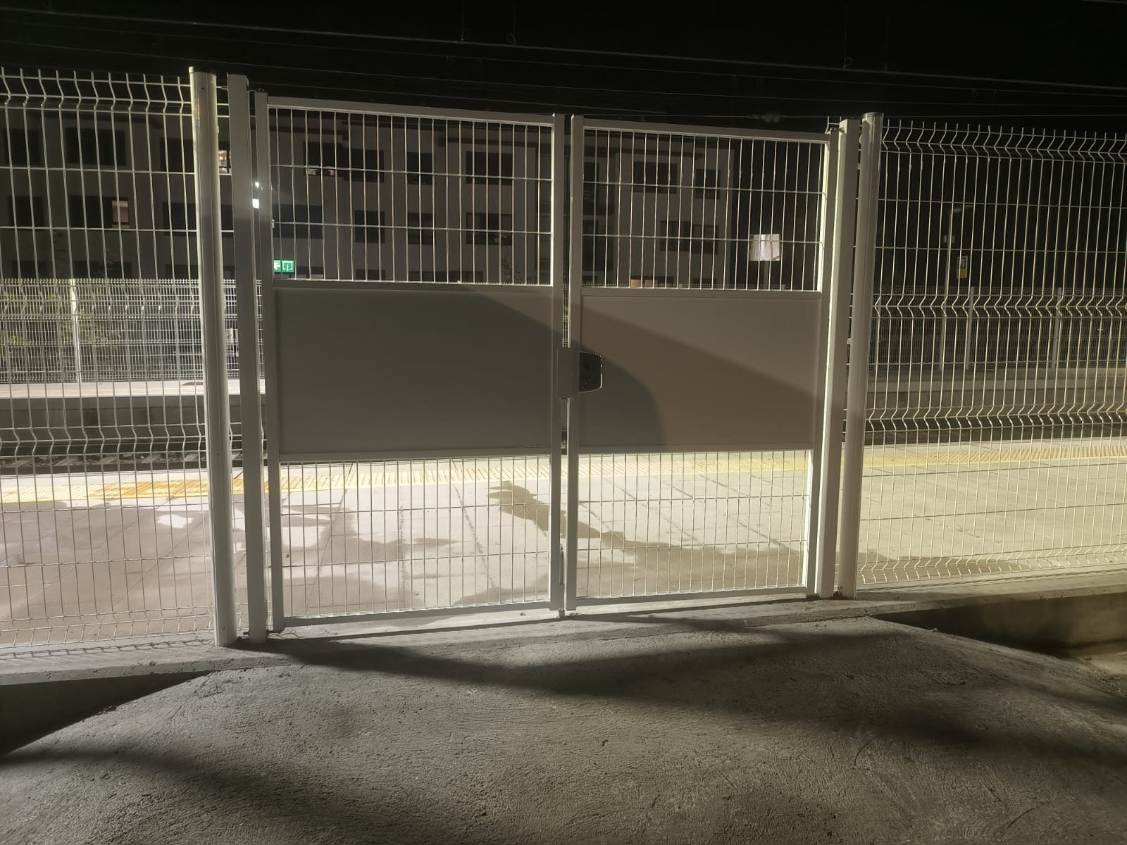 Puerta de acceso — Proyecto 12