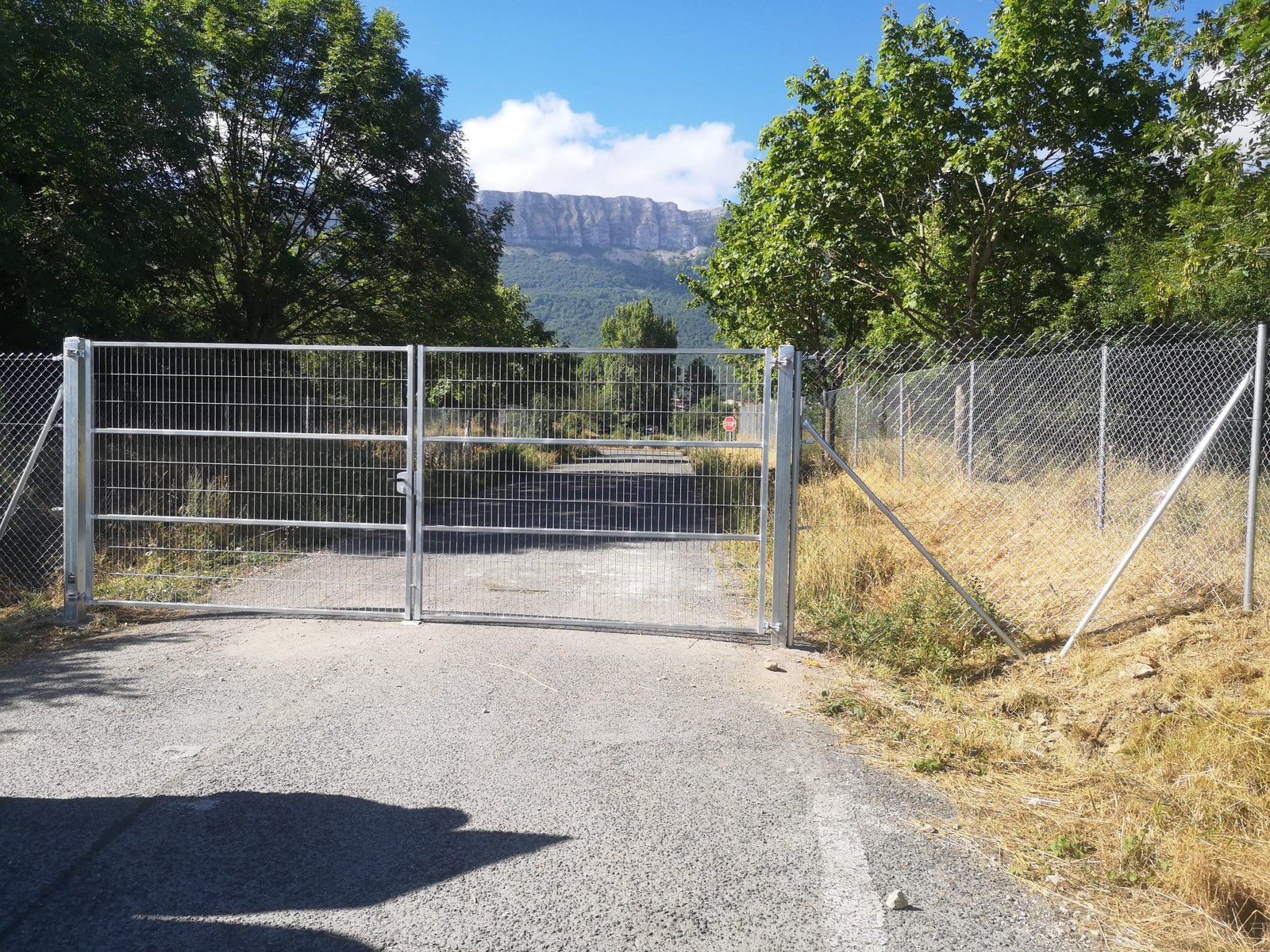 Puerta de acceso — Proyecto 18