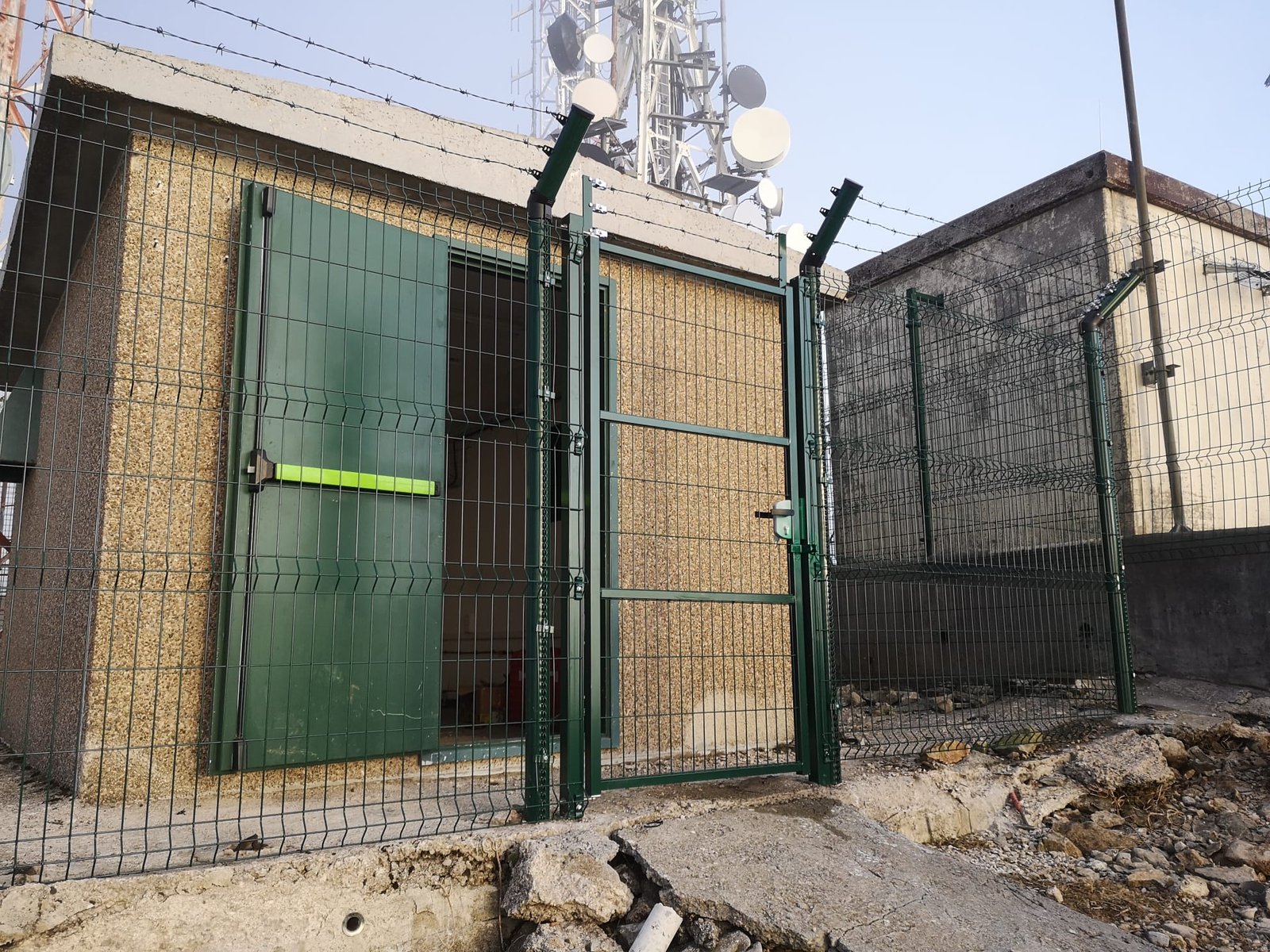 Puerta de acceso — Proyecto 8