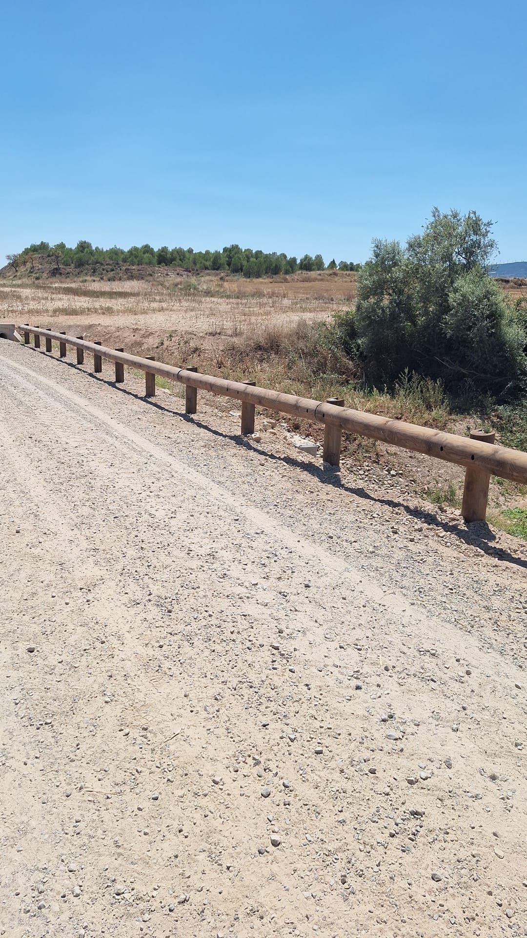 Barandilla de madera tratada para exterior